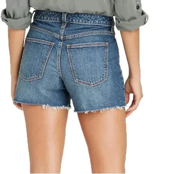 Universal Thread Highest Rise Shortie Shorts Raw Hem Medium Wash Size 6 Women’s - Picture 2 of 7